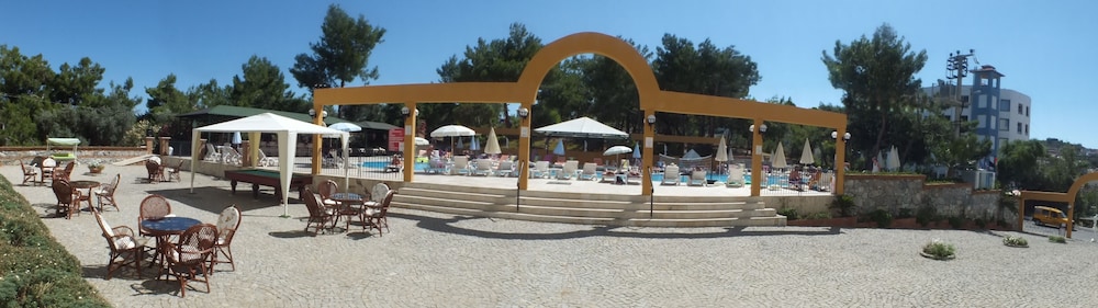 Tuntas Family Suites Kusadasi 25/41