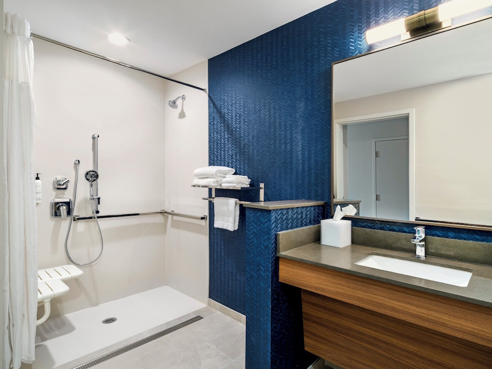 Fairfield by Marriott Inn & Suites Hanford 26/28