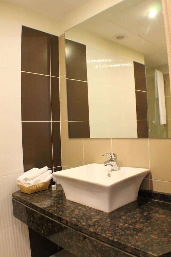 Crystal Suites 25/25