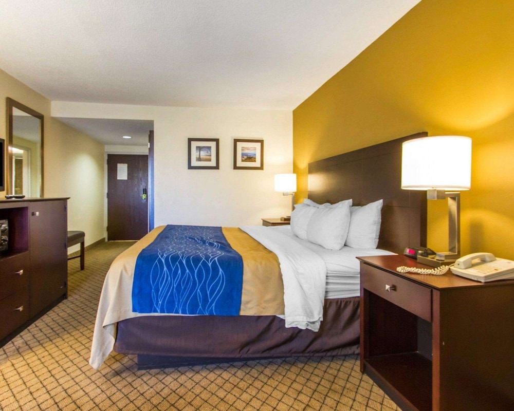Quality Inn Clarksville 11/47