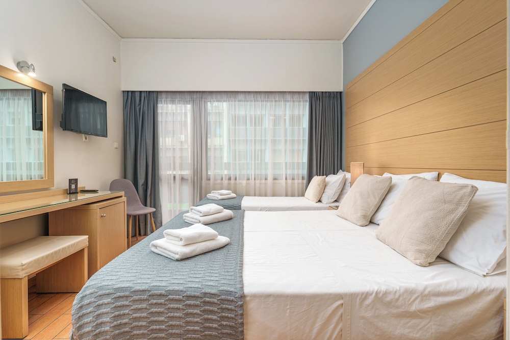 ROOM, TRIPLE