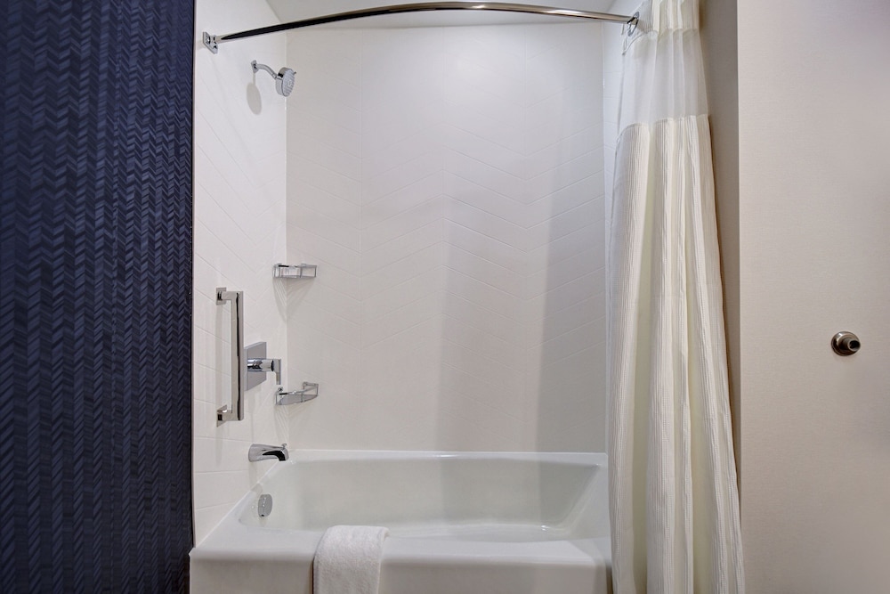 Fairfield Inn & Suites by Marriott Grand Rapids Wyoming 36/36