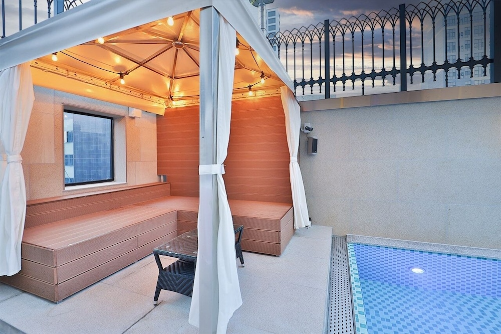 February Hotel Dongseongro 3/68