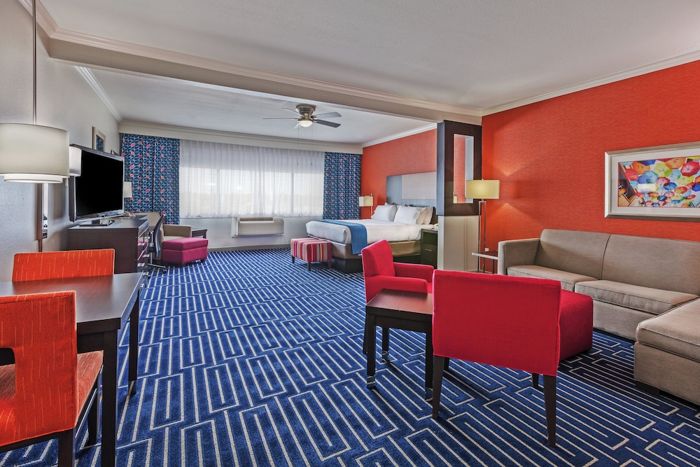 Holiday Inn Express Hotel And Suites Houston East 28/50