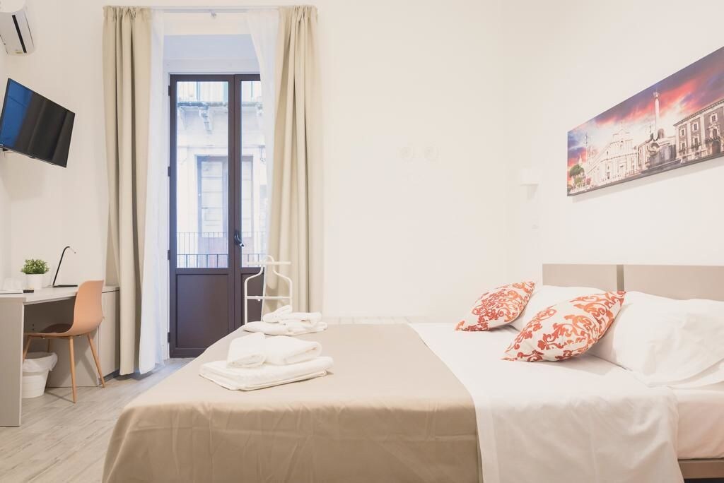Standard, Double or Twin Bed