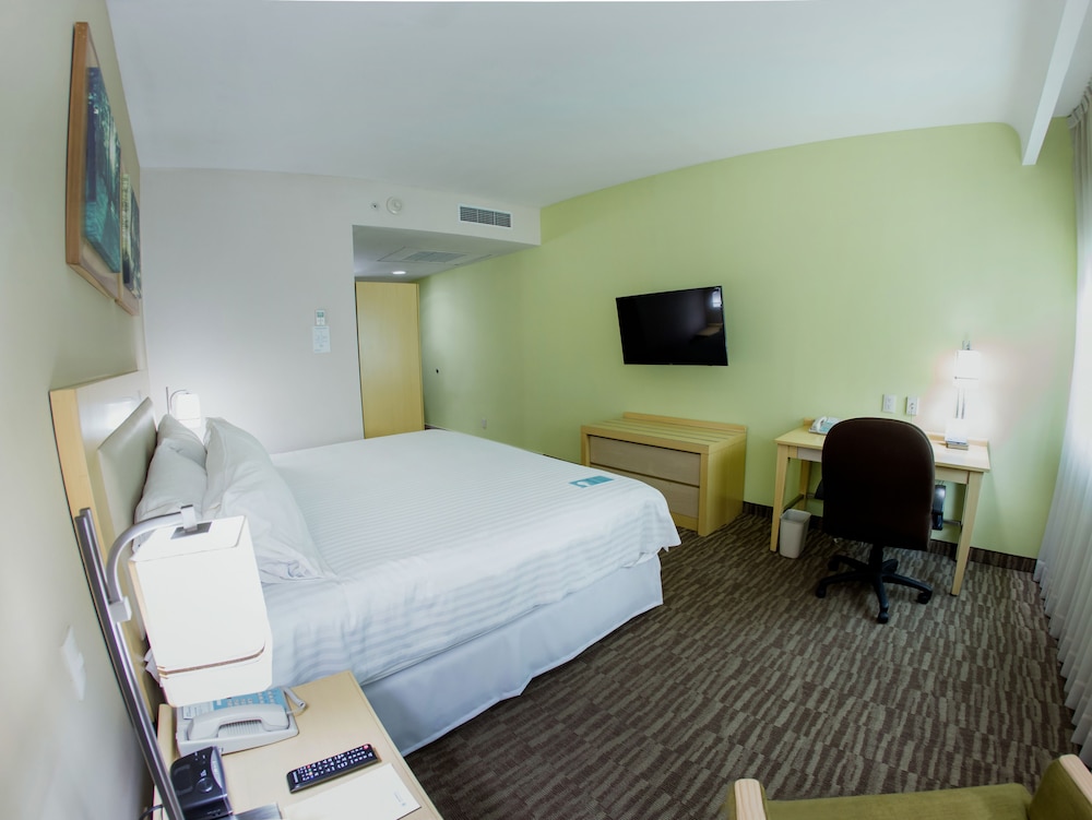 Excellence Express & Suites San Juan Del Rio 15/39
