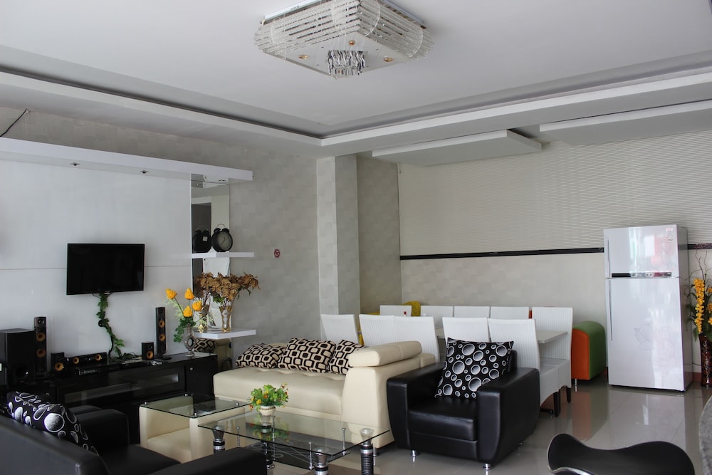 Rene Hotel 30/41