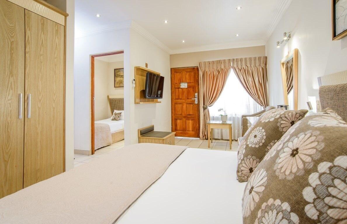 The Cycad Lodge & Chalets 12/50