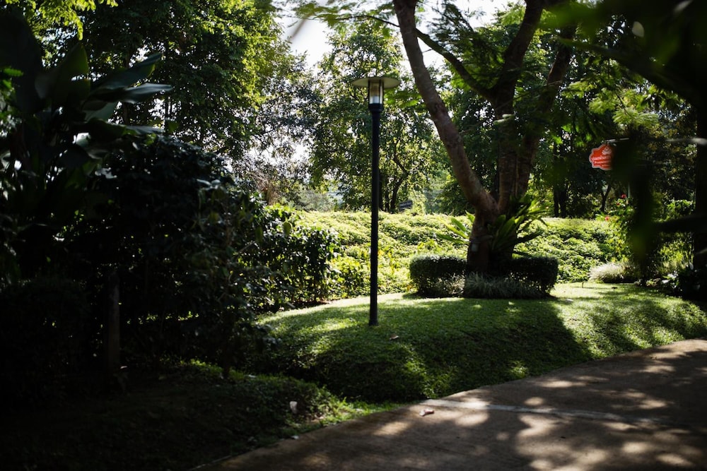 POONYAMANTRA RESORT 67/75