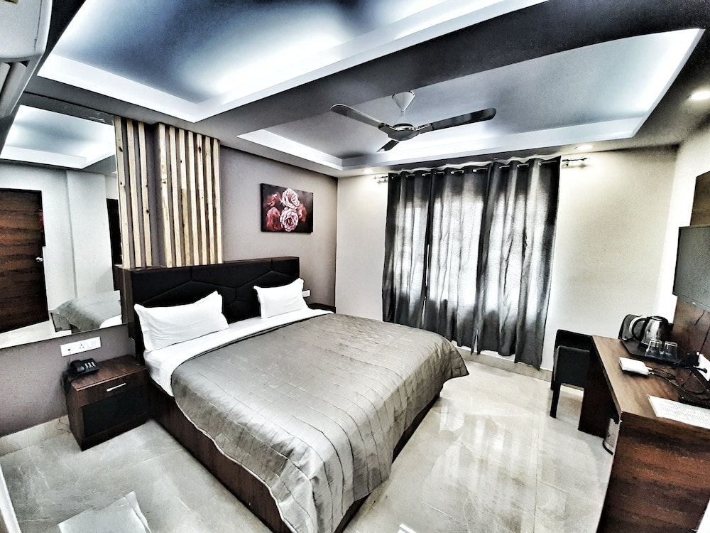 EXECUTIVE, QUADRUPLE, 2 DOUBLE BEDS