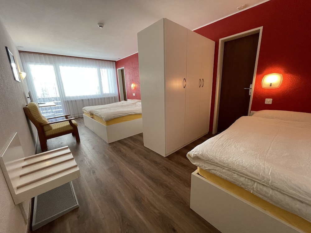 غرفة كلاسيكية ثلاثية بثلاثة أسرّة، Hotel Mountime (Ex Hotel Elite) 2/4