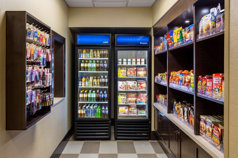 Hampton Inn & Suites Philadelphia Montgomeryville 26/37