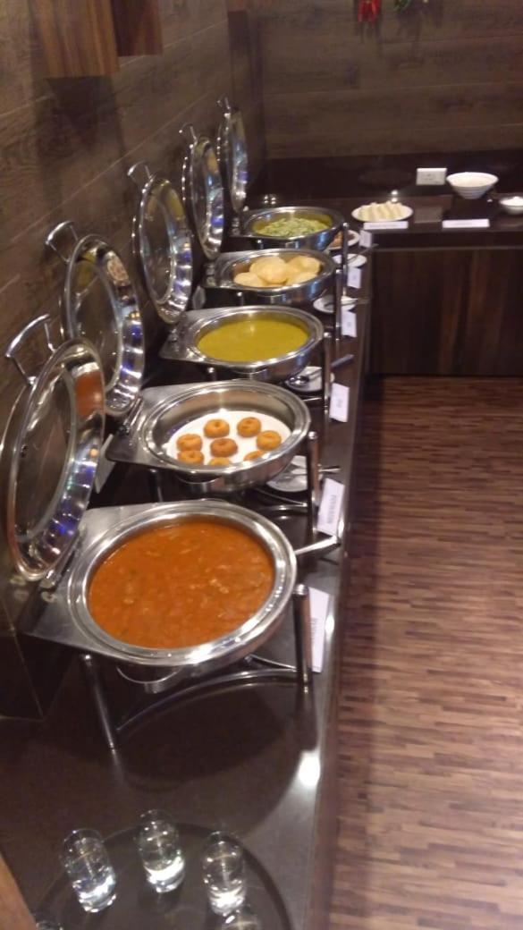 Hotel Utsav Deluxe 12/23
