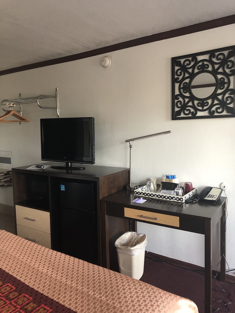 Dunes Motel 54/71