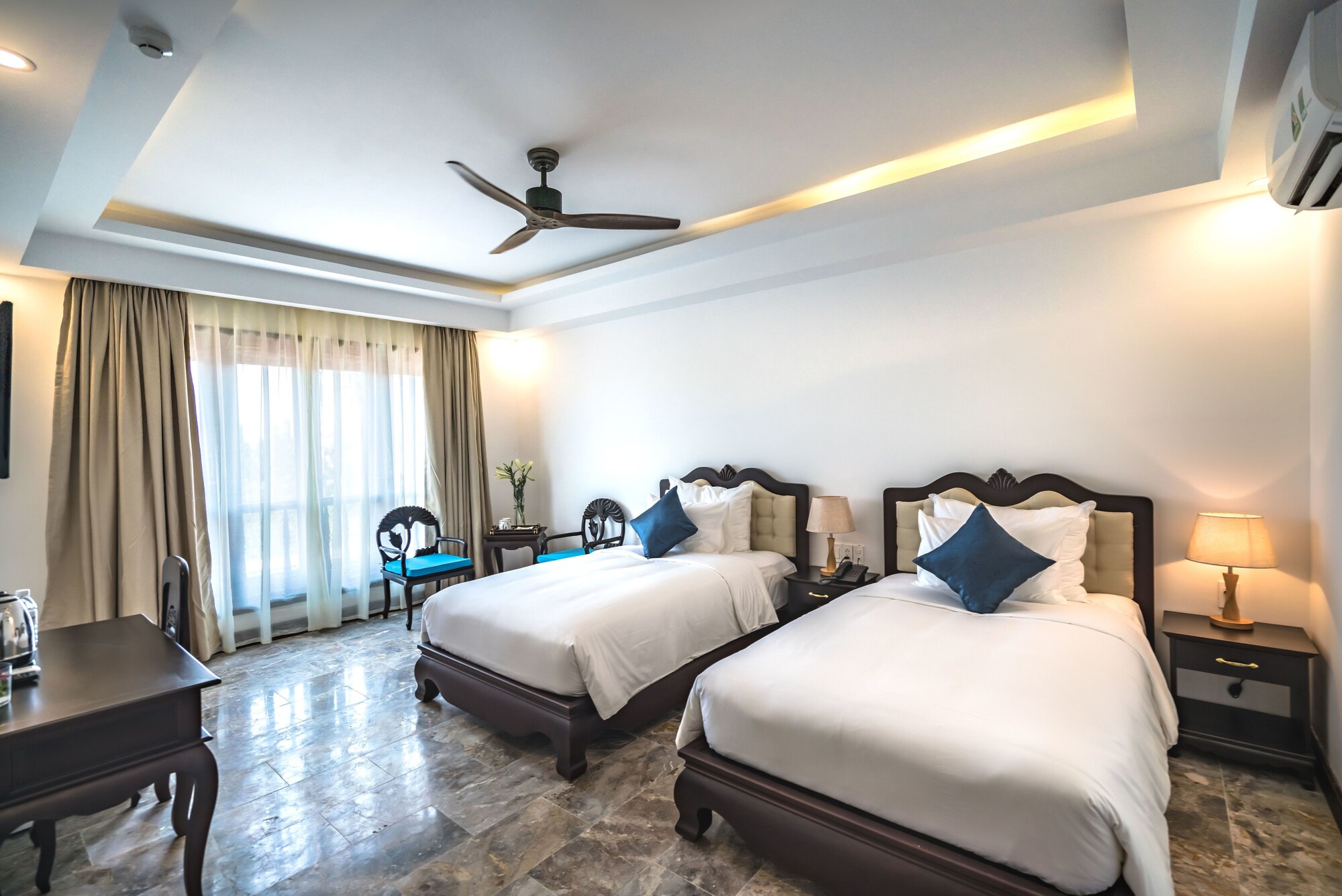 SUPERIOR, TWIN BEDS