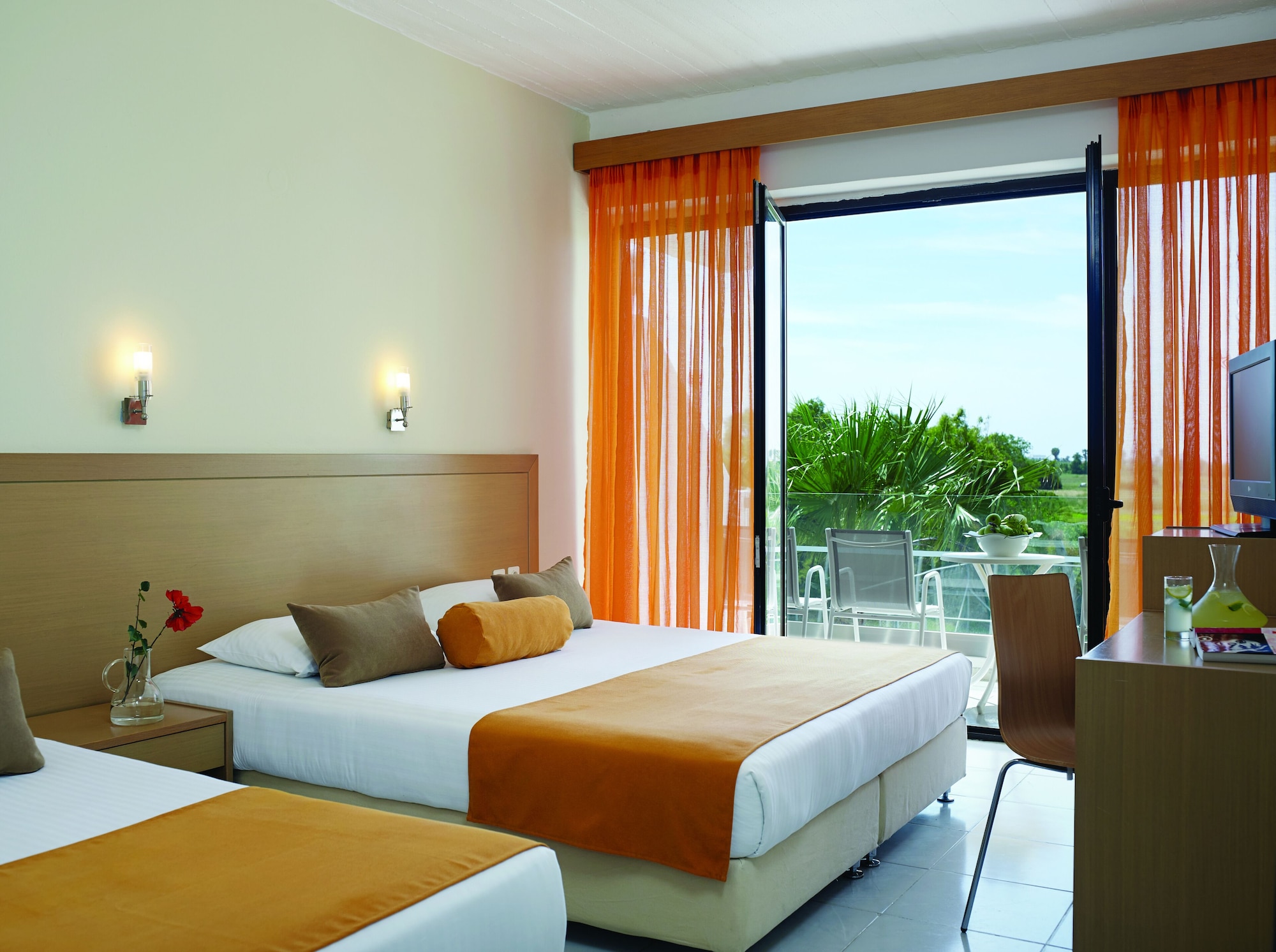 ROOM, TRIPLE, INLAND VIEW