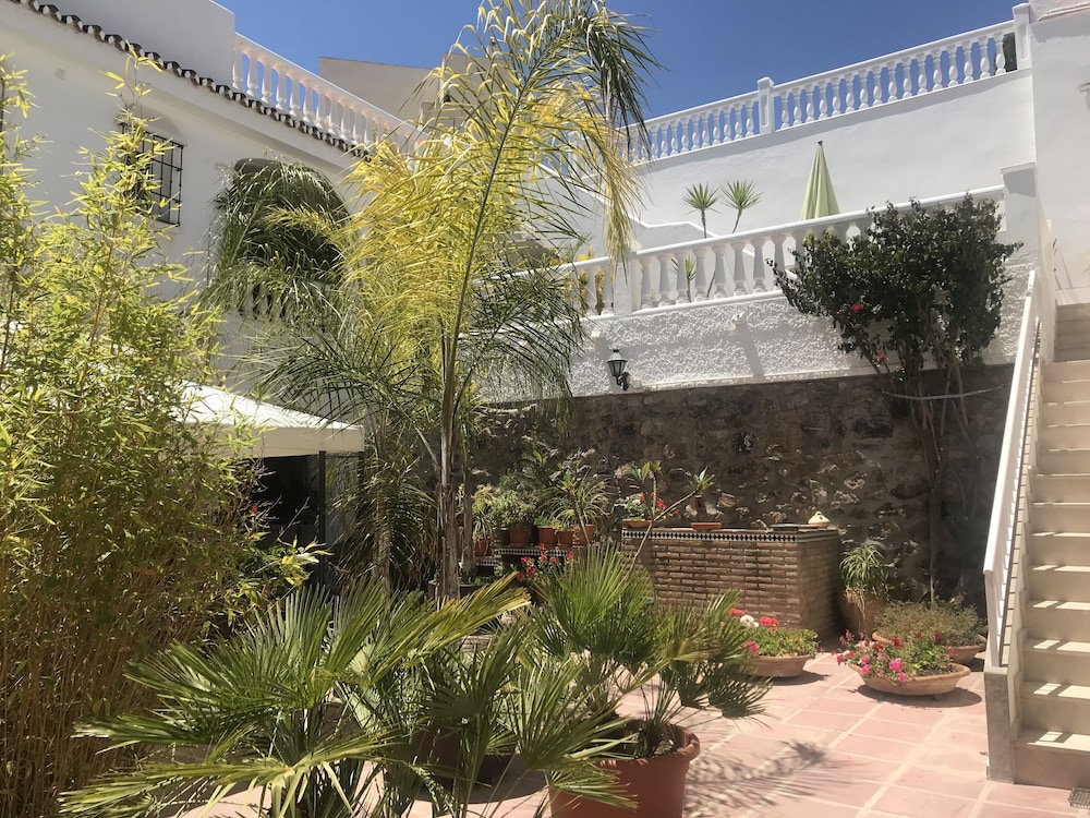 Apartamentos Turisticos La Mundial 45/48