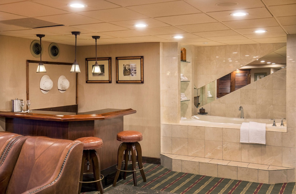 Pier 5 Hotel Baltimore, MD 5/50