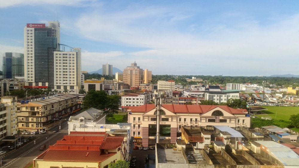 HOTEL GRAND CONTINENTAL KUCHING 10/89