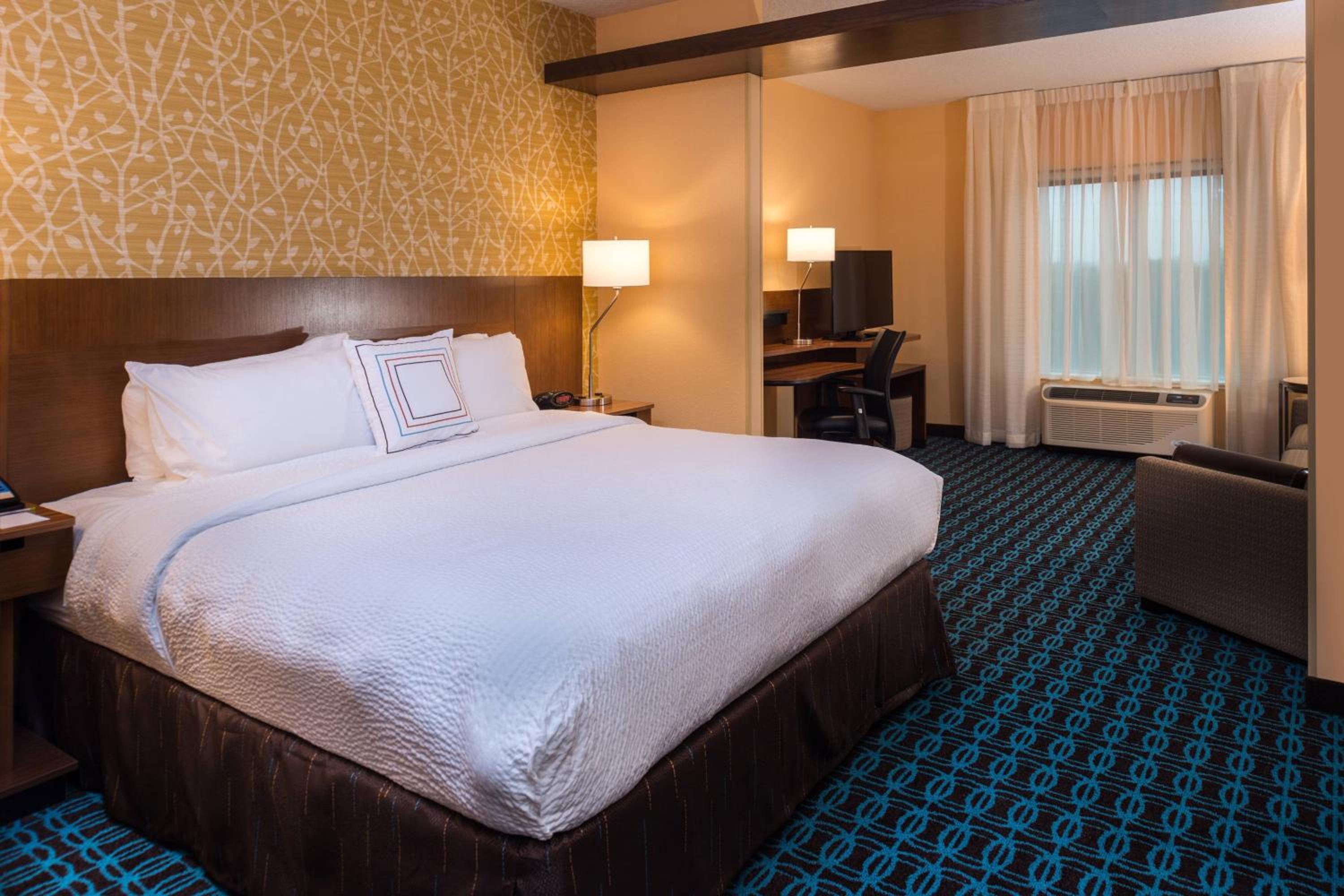 Suite, King Bed
