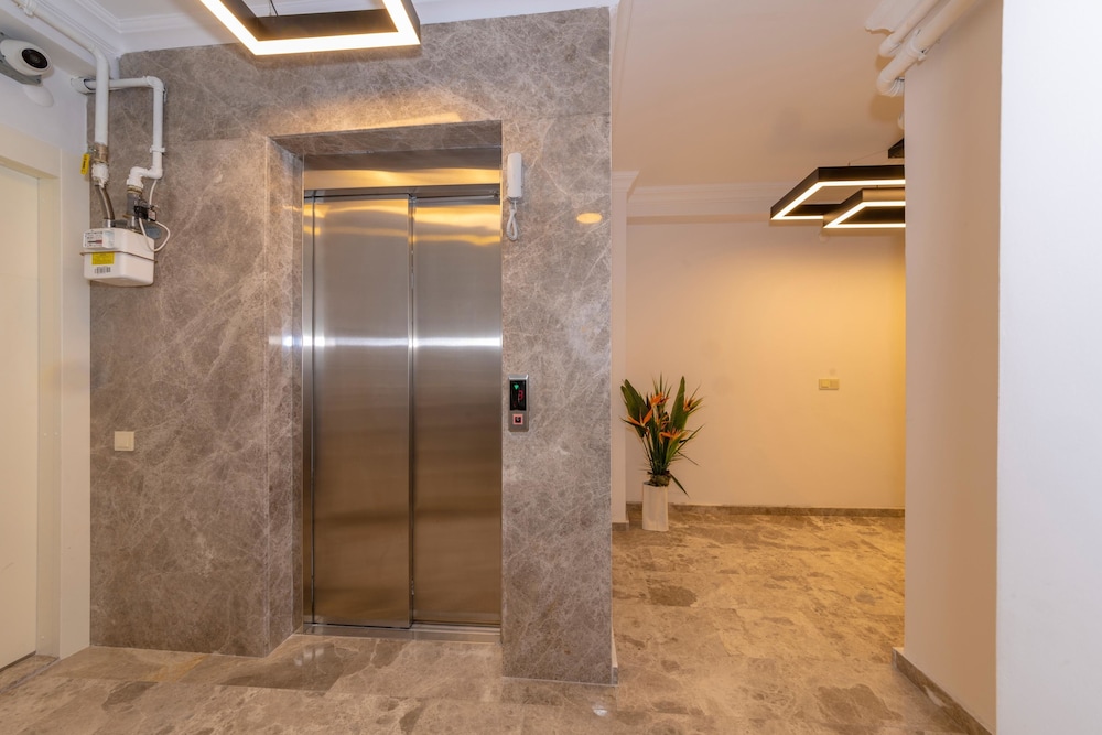 Joy Suites Hotel 69/69