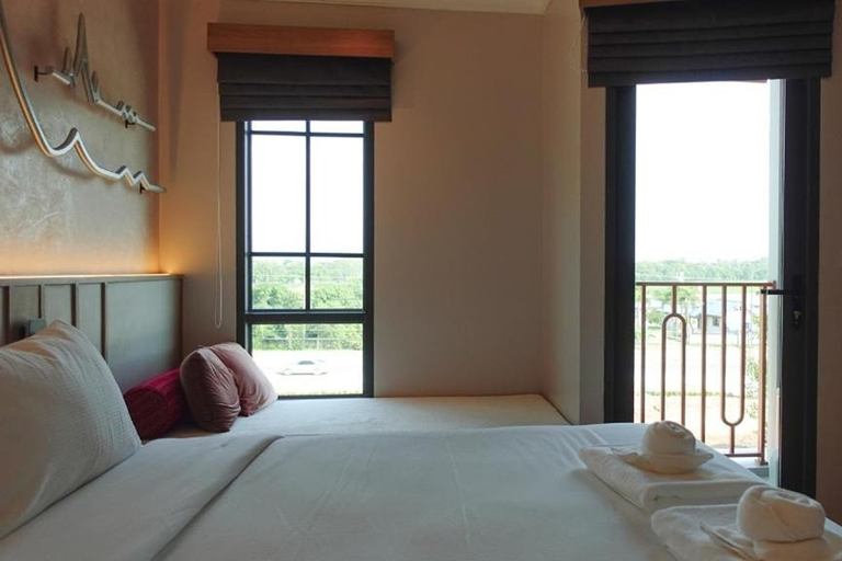 Hotel De One Dee 6/11