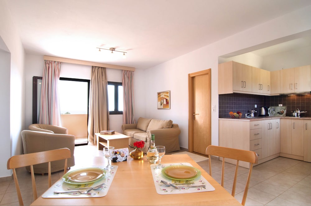 Miraluna Hotel 36/50