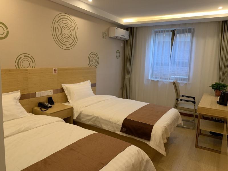 BUSINESS, TWIN BEDS