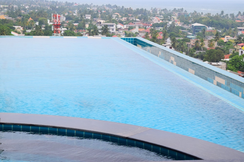 Anarva Mount Lavinia 34/38