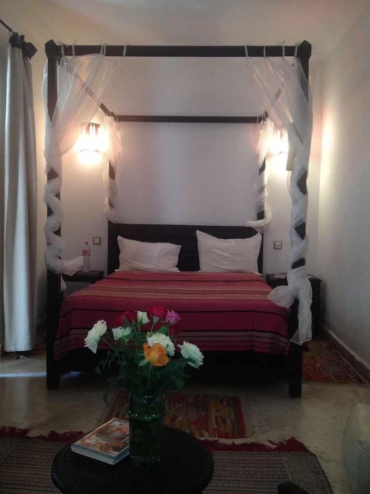 Riad Mariana 10/41