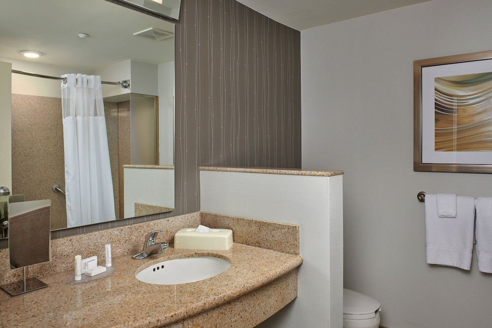 Courtyard by Marriott Bristol 10/33