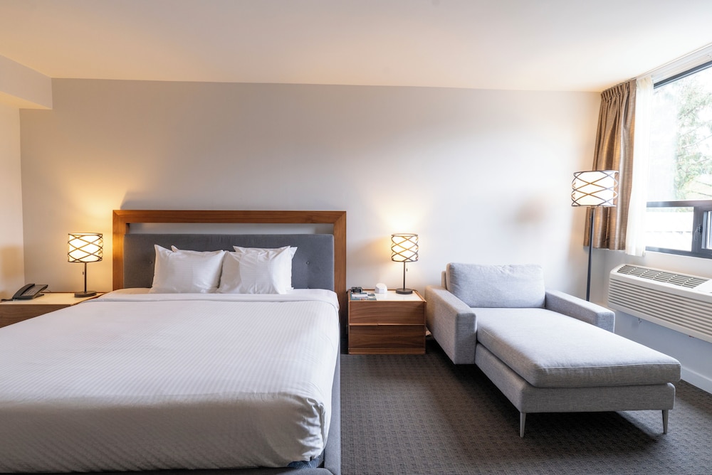 Adara Hotel 11/63