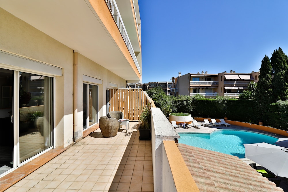 HOTEL DE LA MER 23/50