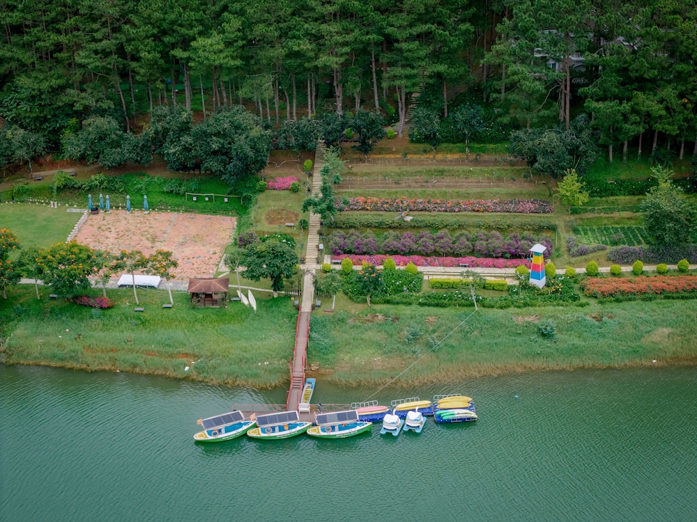 Dalat Edensee Lake Resort and Spa 44/45