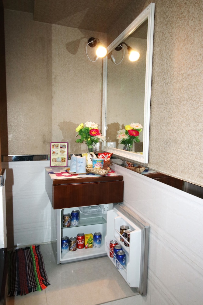 Toronto Motel 4/30