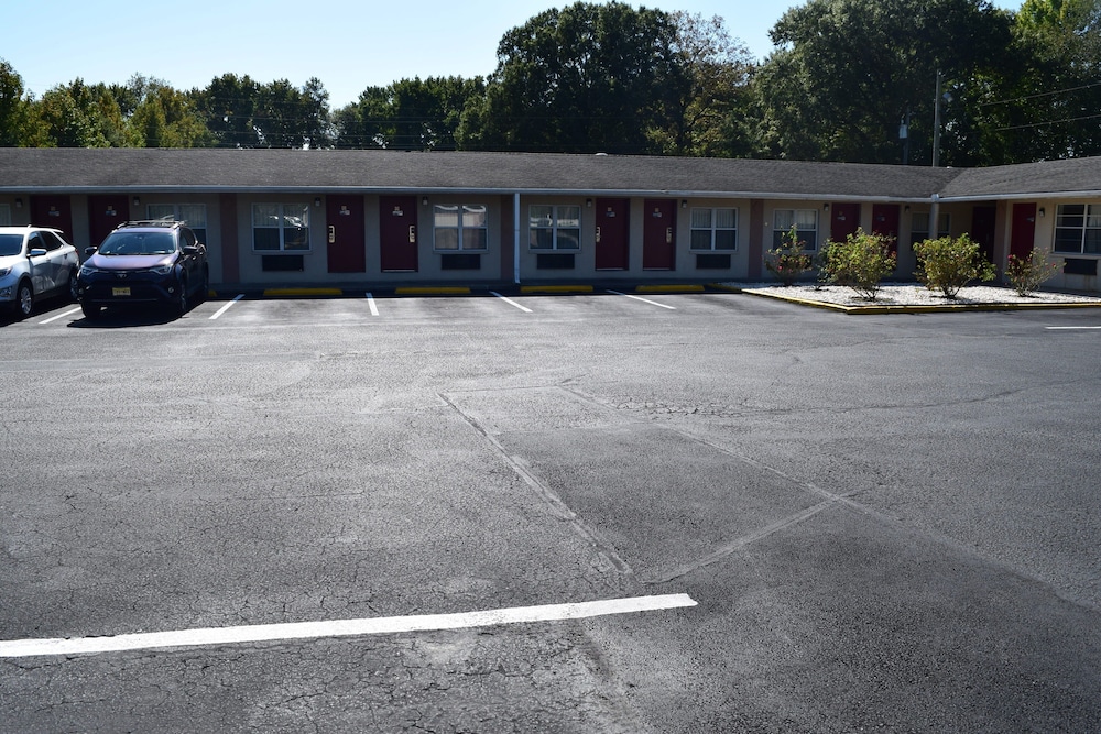 White Oaks Motel Pennsville Carneys Point 2/41