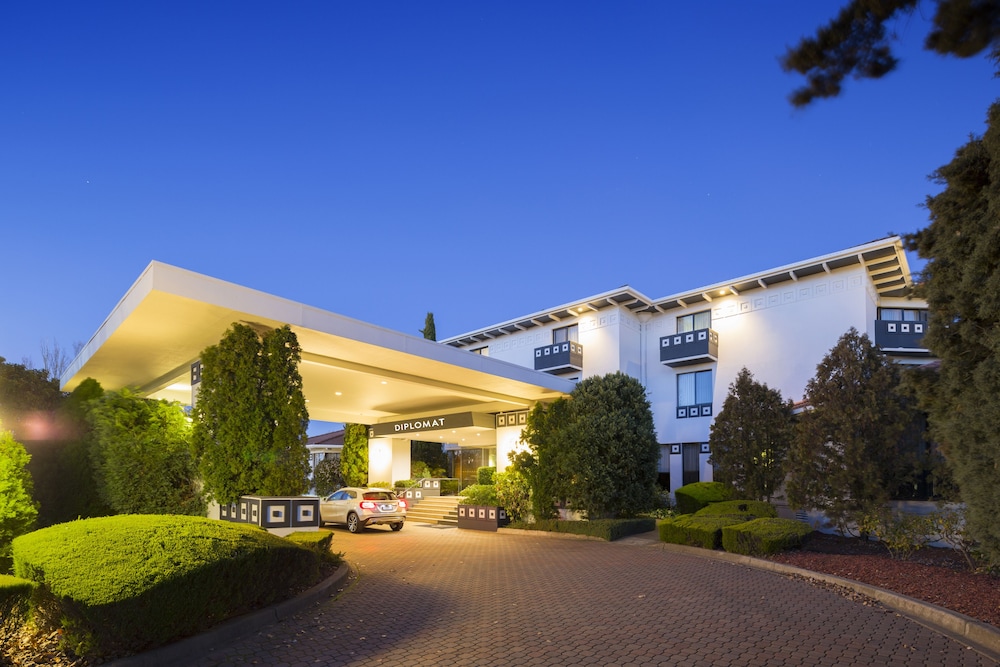 Ramada by Wyndham Diplomat Canberra 3/65