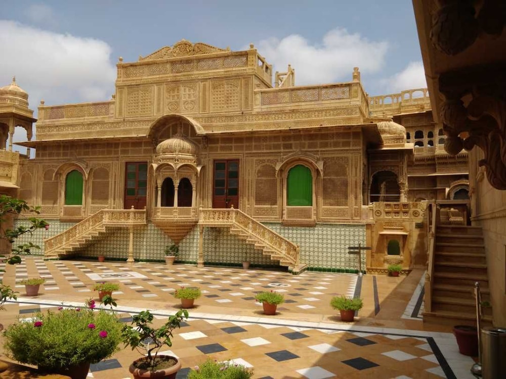 WelcomHeritage MANDIR PALACE 8/63