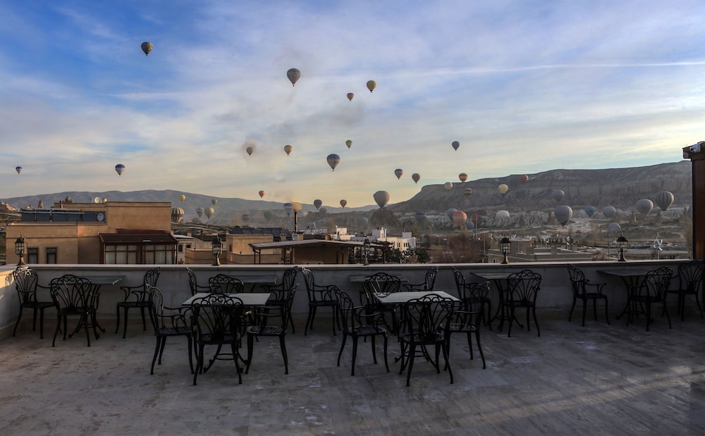 Caravanserai Inn Hotel 35/50
