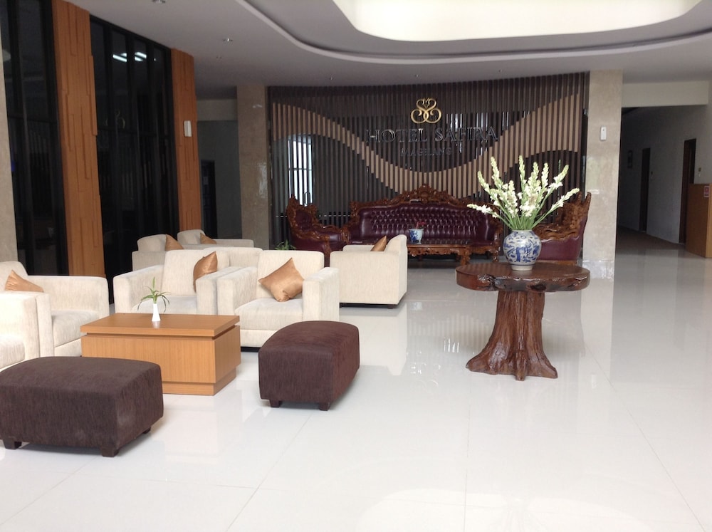 Hotel Safira Magelang 13/16