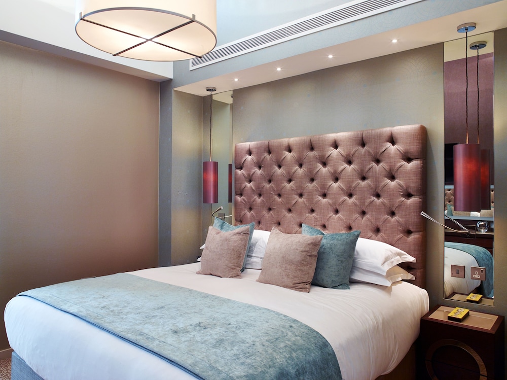 Cheval Three Quays 17/56