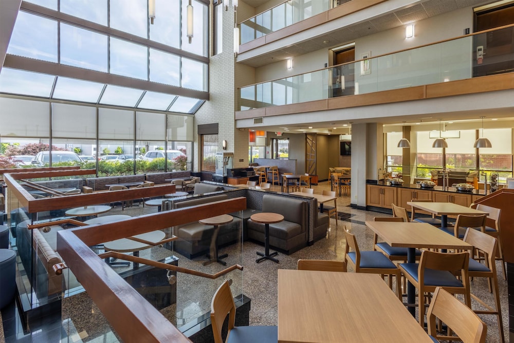 Drury Inn and Suites St Louis Airport 39/49