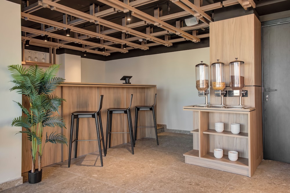 Noru Hotel Malta 48/64