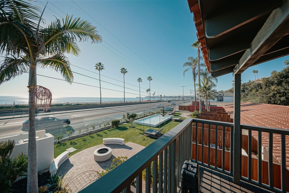 Capistrano Seaside Inn 24/50