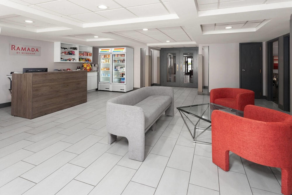 Ramada by Wyndham Milwaukee 18/29