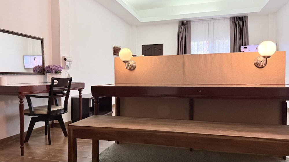 Issara House Bangkok 9/57