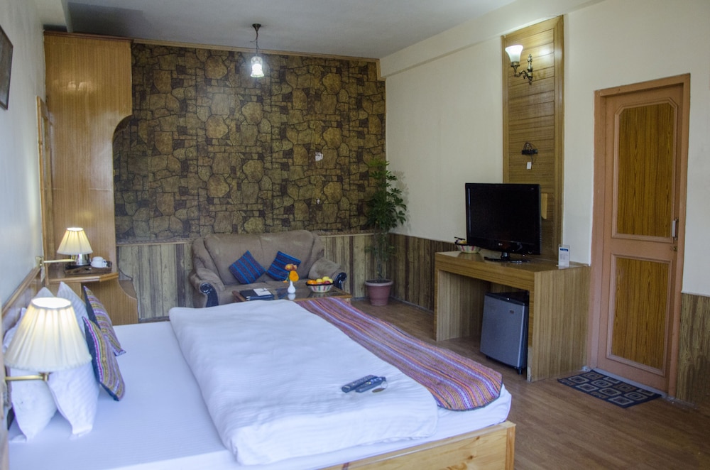 HERITAGE VILLAGE RESORT 17/77