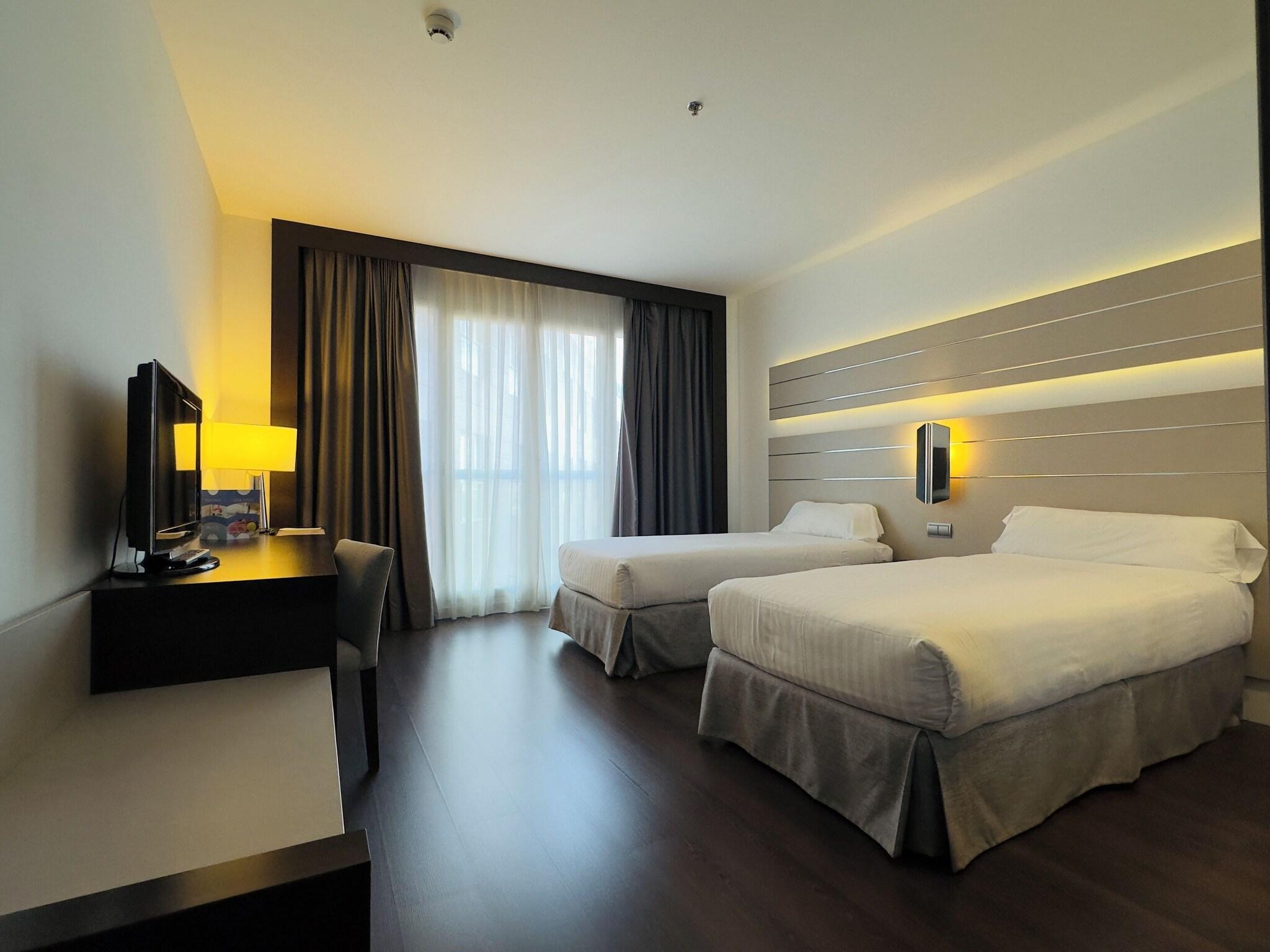 Standard, Twin Beds