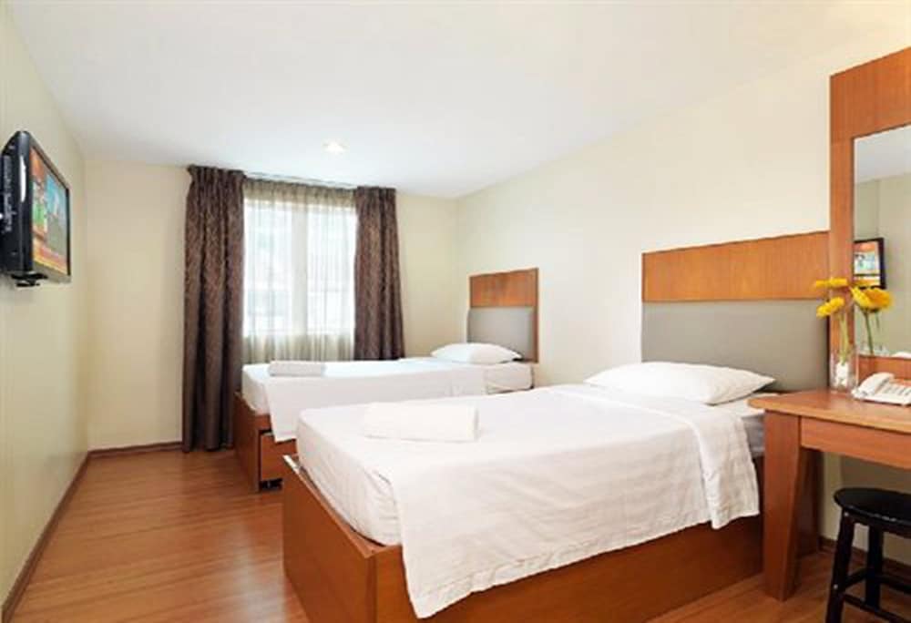 Fenix Inn 34/54