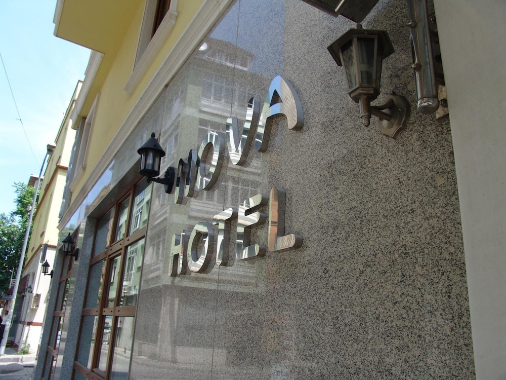 Hotel Nova 3/27
